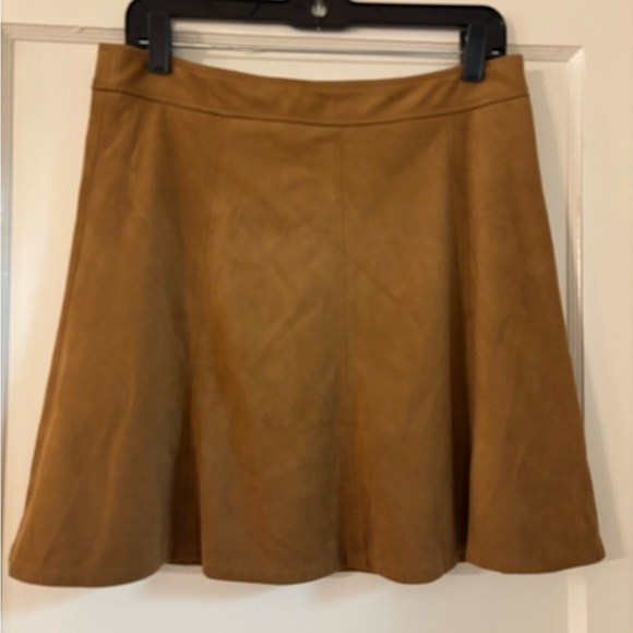 LOFT Camel Faux Suede Skater Mini Skirt – Size 8 - Picture 1 of 7